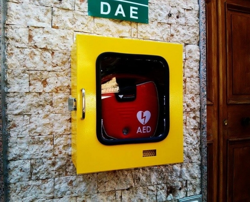 Follia da centro commerciale: il defibrillatore ti salva la vita!