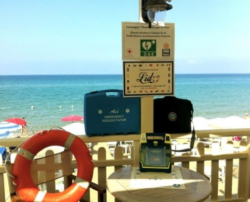 Defibrillatori negli stabilimenti balneari: ne sei fornito?