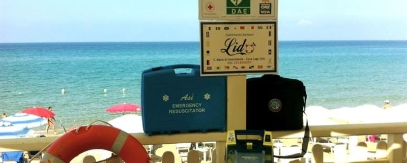Defibrillatori negli stabilimenti balneari: ne sei fornito?