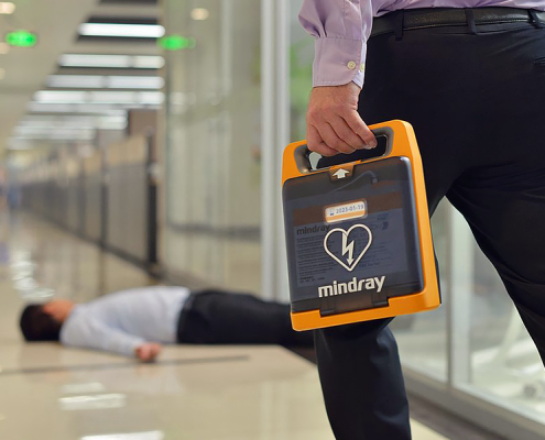 8 buoni motivi per avere un Defibrillatore in Azienda