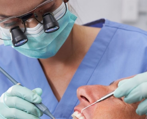 Occhiali ingrandenti binoculari per studio dentistico: a cosa servono e quale scegliere